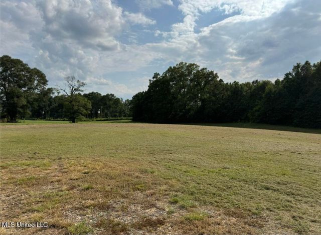 26 Charlie Daughdrill Road, Carriere, MS 39426