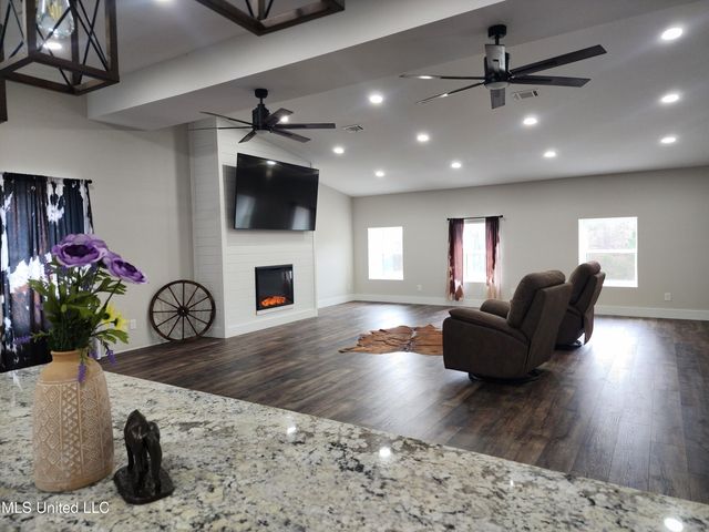 26 Charlie Daughdrill Road, Carriere, MS 39426