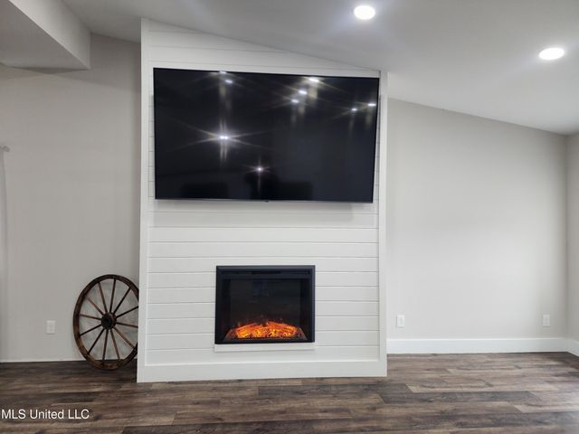 26 Charlie Daughdrill Road, Carriere, MS 39426