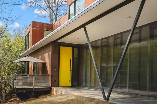 1944 McLendon Avenue NE, Atlanta, GA 30307