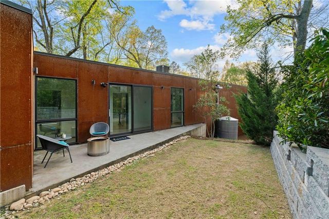 1944 McLendon Avenue NE, Atlanta, GA 30307