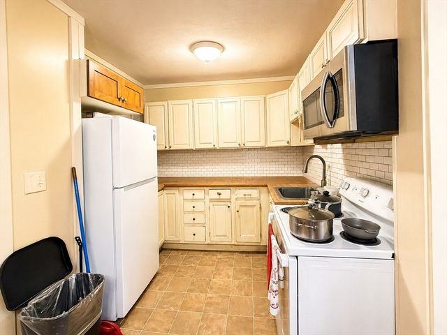 145-147 Hancock St, Springfield, MA 01109