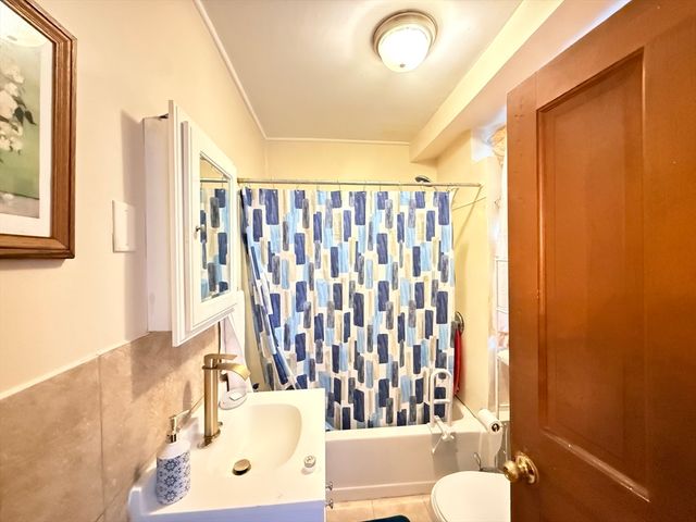 145-147 Hancock St, Springfield, MA 01109
