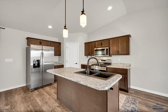 648 CIVIL WAY, Box Elder, SD 57719