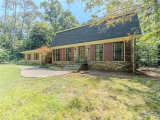 2037 Stoneleigh Drive, Stone Mountain, GA 30087