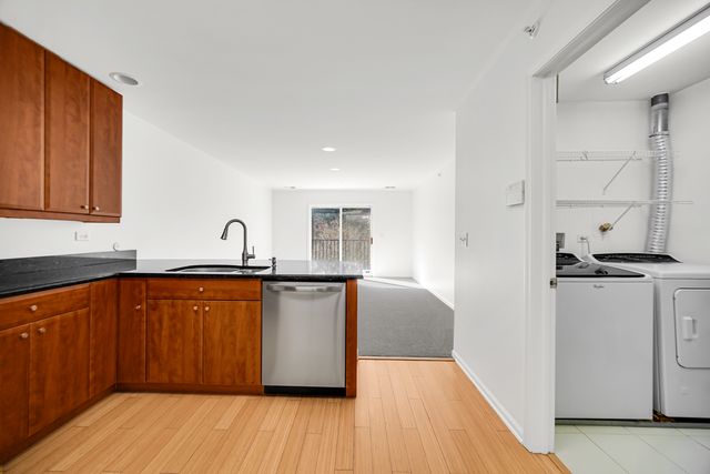 947 Kensington Drive 7-E3, Northbrook, IL 60062