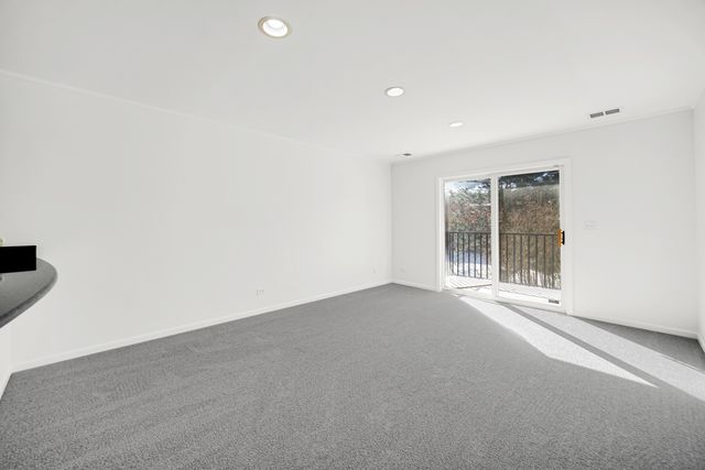 947 Kensington Drive 7-E3, Northbrook, IL 60062