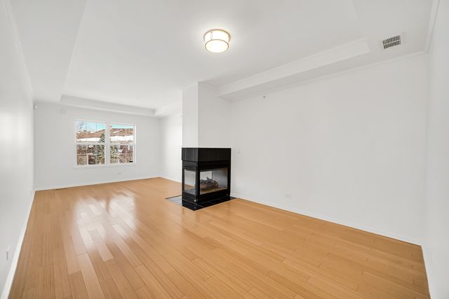 947 Kensington Drive 7-E3, Northbrook, IL 60062