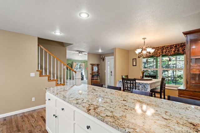651 Dutcher Creek Road, Grants Pass, OR 97527