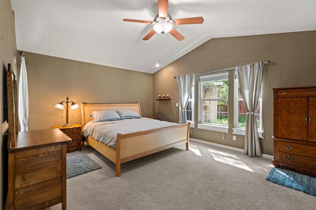 651 Dutcher Creek Road, Grants Pass, OR 97527