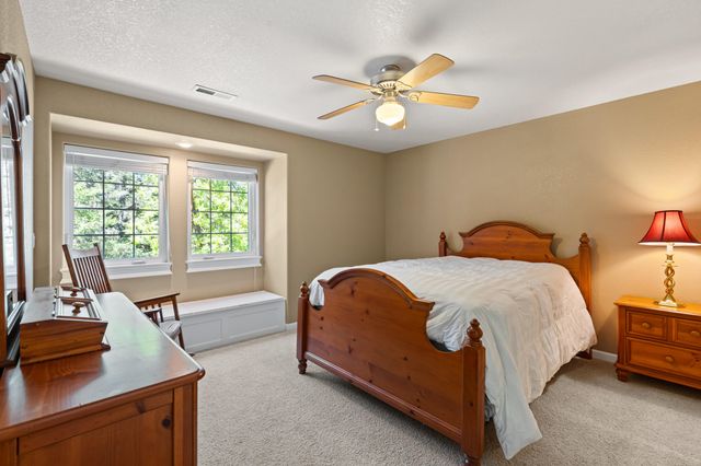 651 Dutcher Creek Road, Grants Pass, OR 97527
