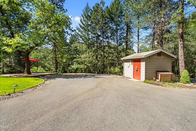 651 Dutcher Creek Road, Grants Pass, OR 97527