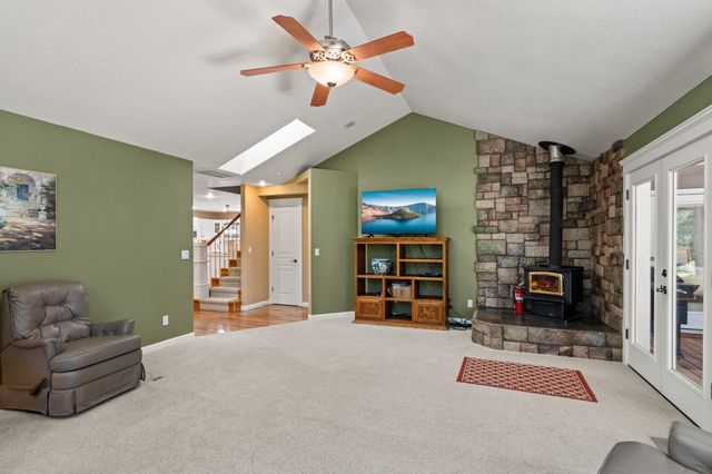 651 Dutcher Creek Road, Grants Pass, OR 97527