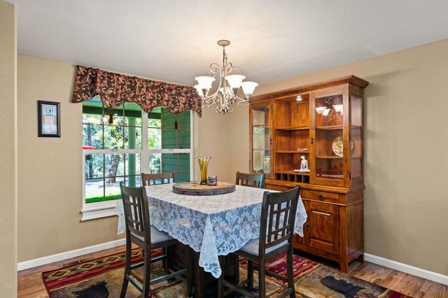 651 Dutcher Creek Road, Grants Pass, OR 97527
