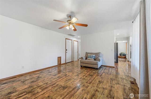19225 208th Avenue SE, Renton, WA 98058