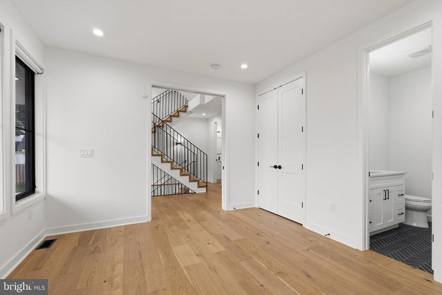 5015 ELM ST, Bethesda, MD 20814