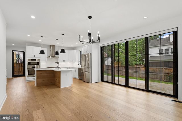 5015 ELM ST, Bethesda, MD 20814