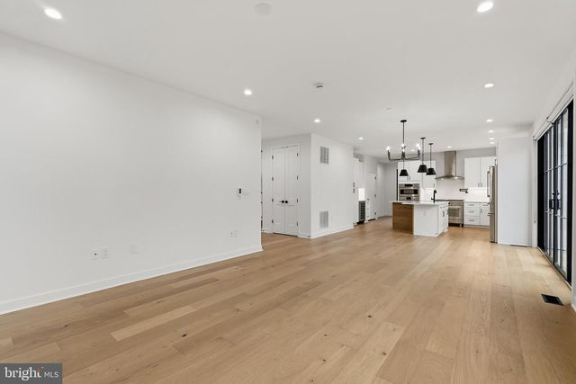 5015 ELM ST, Bethesda, MD 20814