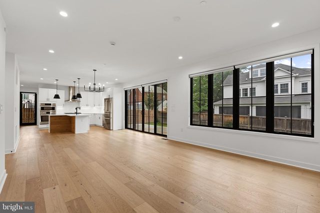 5015 ELM ST, Bethesda, MD 20814