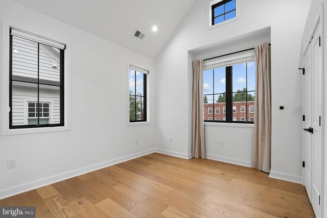 5015 ELM ST, Bethesda, MD 20814