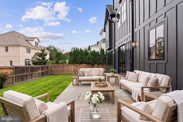 5015 ELM ST, Bethesda, MD 20814
