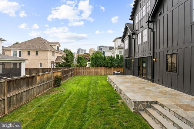 5015 ELM ST, Bethesda, MD 20814
