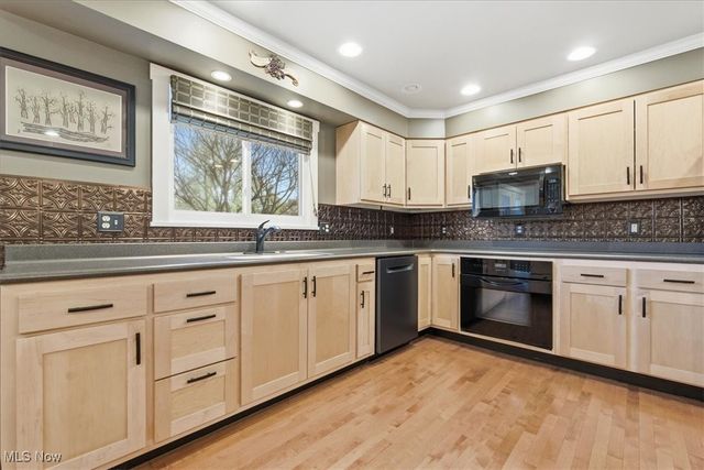 524 6th Street, Marietta, OH 45750