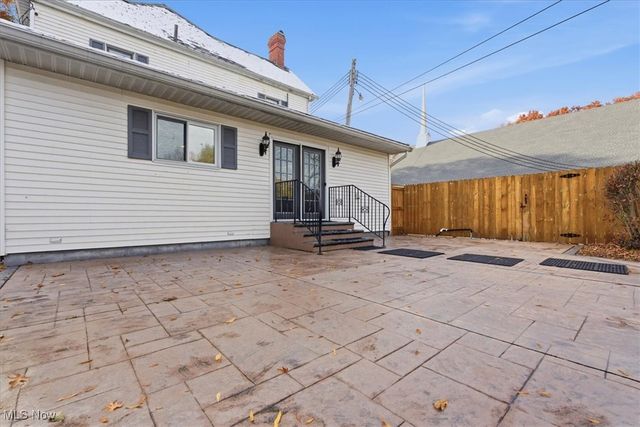 524 6th Street, Marietta, OH 45750