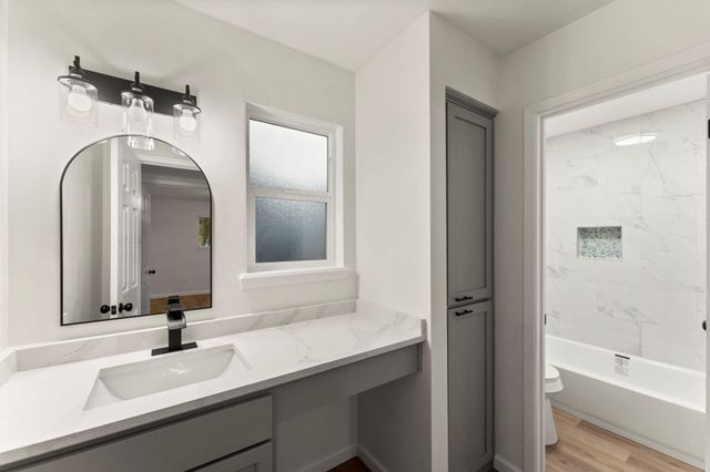 4 Dashwood Forest Street, The Woodlands, TX 77381