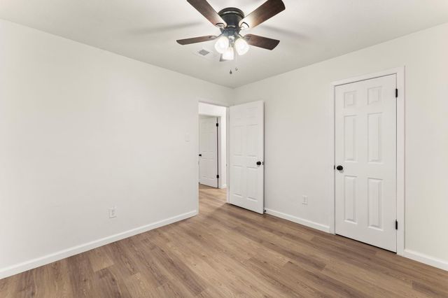 4 Dashwood Forest Street, The Woodlands, TX 77381