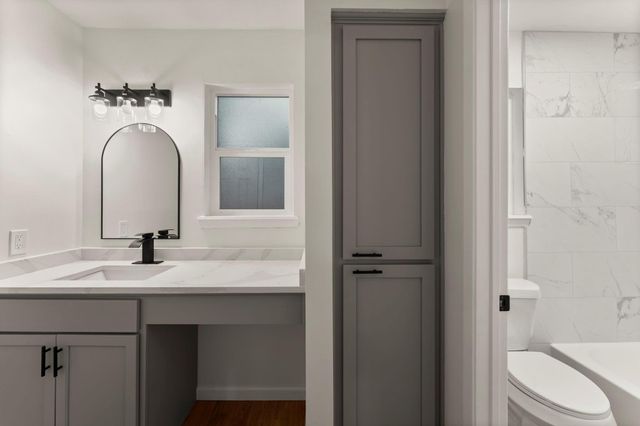 4 Dashwood Forest Street, The Woodlands, TX 77381