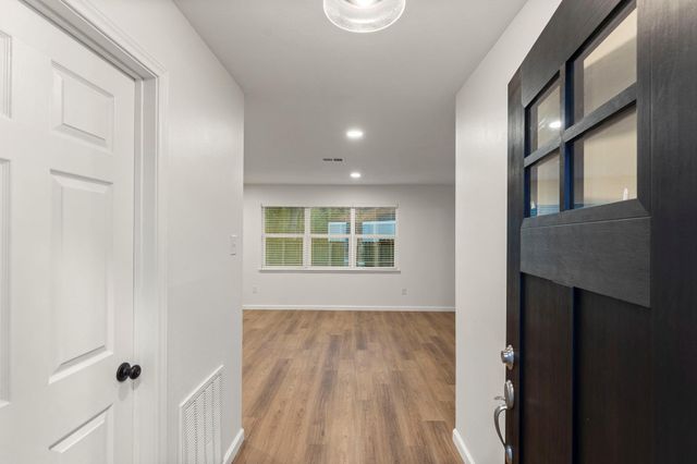 4 Dashwood Forest Street, The Woodlands, TX 77381