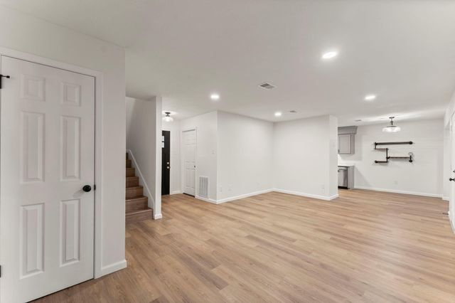 4 Dashwood Forest Street, The Woodlands, TX 77381