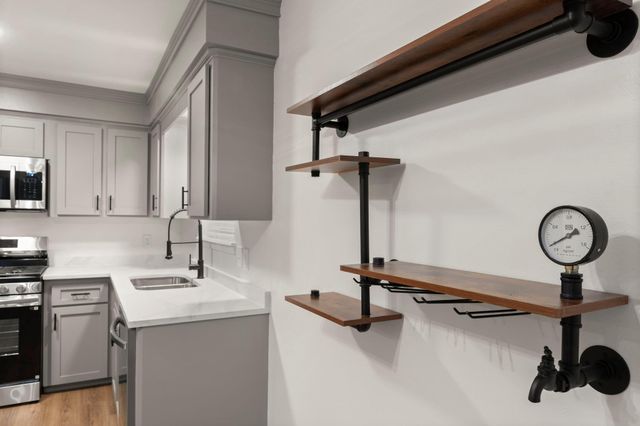 4 Dashwood Forest Street, The Woodlands, TX 77381