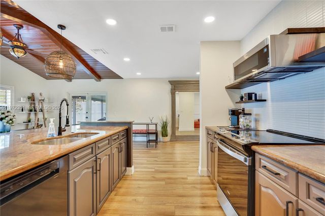 1315 Gallinule Dr, Delray Beach, FL 33444