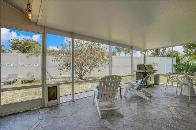 1315 Gallinule Dr, Delray Beach, FL 33444