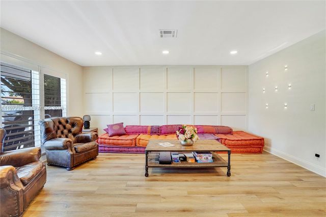 1315 Gallinule Dr, Delray Beach, FL 33444