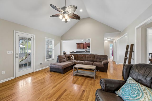 7009 Hoover Mason Ln, Mount Pleasant, TN 38474