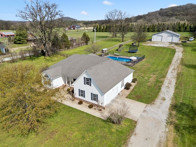 7009 Hoover Mason Ln, Mount Pleasant, TN 38474