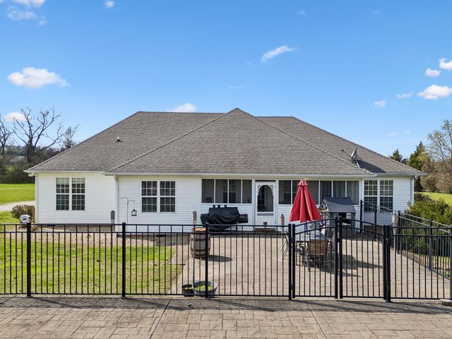 7009 Hoover Mason Ln, Mount Pleasant, TN 38474