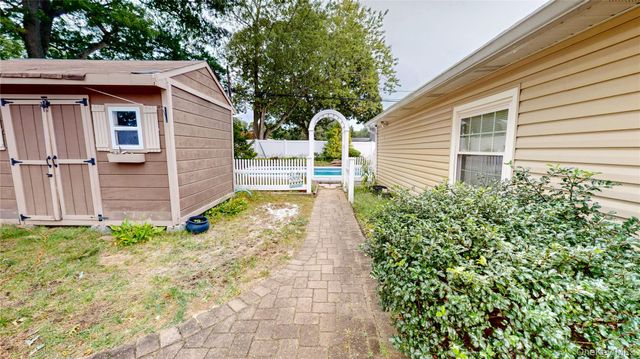 41 Campus Drive, Farmingville, NY 11738