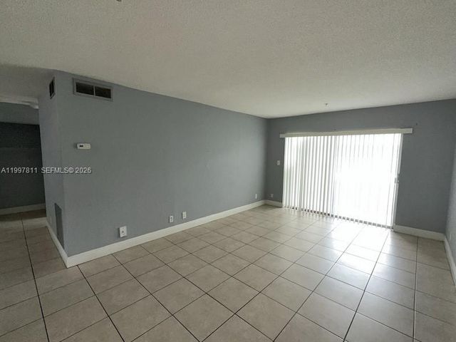 4251 NW 5th St 108, Plantation, FL 33317