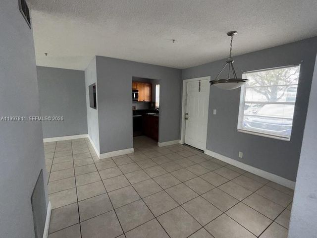 4251 NW 5th St 108, Plantation, FL 33317
