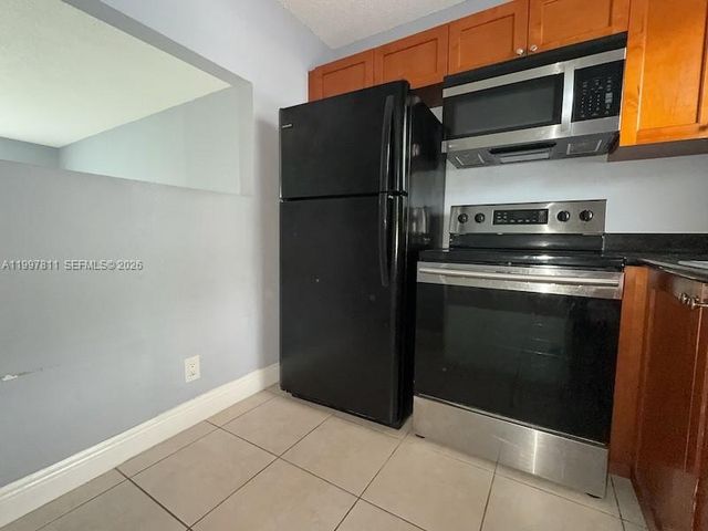 4251 NW 5th St 108, Plantation, FL 33317
