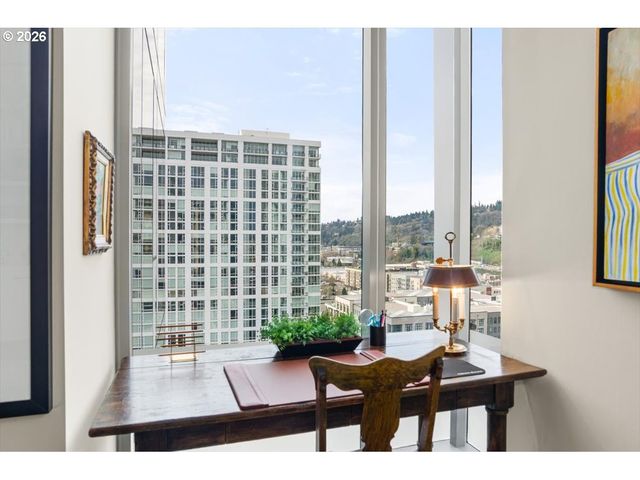 841 S GAINES St 1412, Portland, OR 97239