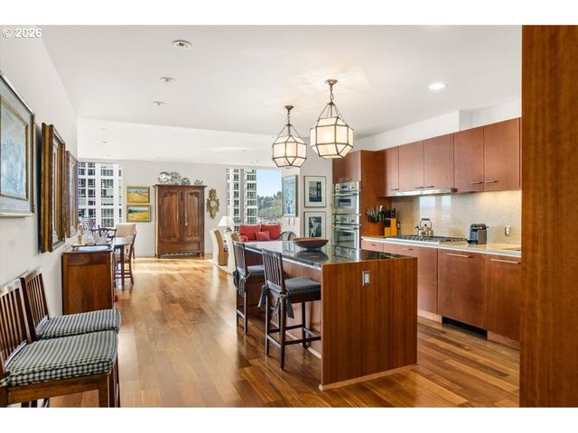 841 S GAINES St 1412, Portland, OR 97239