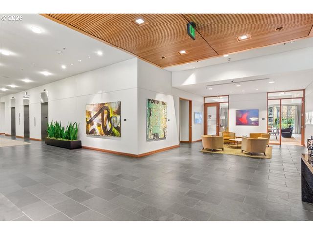 841 S GAINES St 1412, Portland, OR 97239