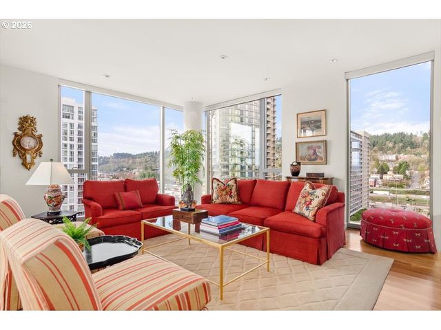 841 S GAINES St 1412, Portland, OR 97239