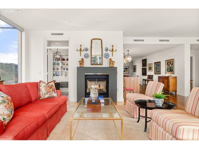 841 S GAINES St 1412, Portland, OR 97239