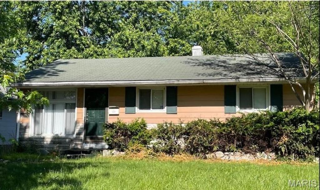 10753 Spring Garden Drive, St Louis, MO 63137